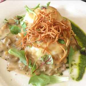 Lake Harriet Brasserie Scones and Gravy