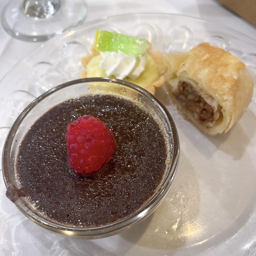 Lake Elmo Inn Restaurant Minnesota Brunch Hipster Hack